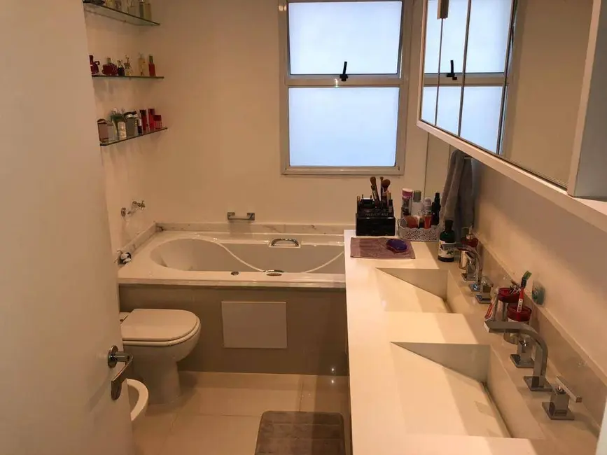 Foto 8 de Apartamento com 3 quartos à venda, 235m2 em Barueri - SP