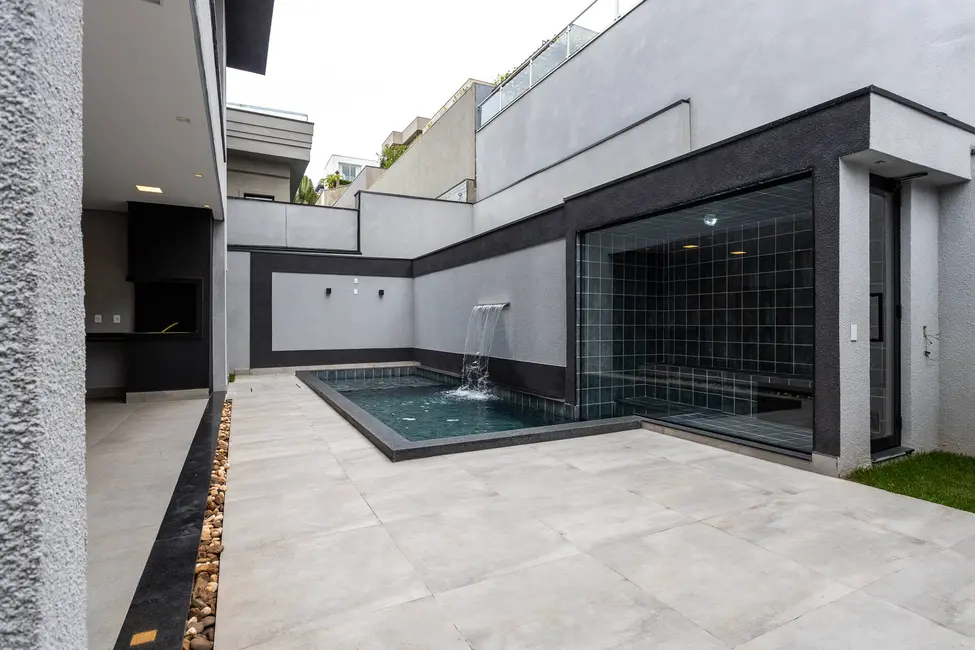 Casa com 5 quartos à venda, 392m2 em Cidade Tamboré, Santana De Parnaiba - SP - imagem 3 Foto 3 de Casa com 5 quartos à venda, 392m2 em Cidade Tamboré, Santana De Parnaiba - SP