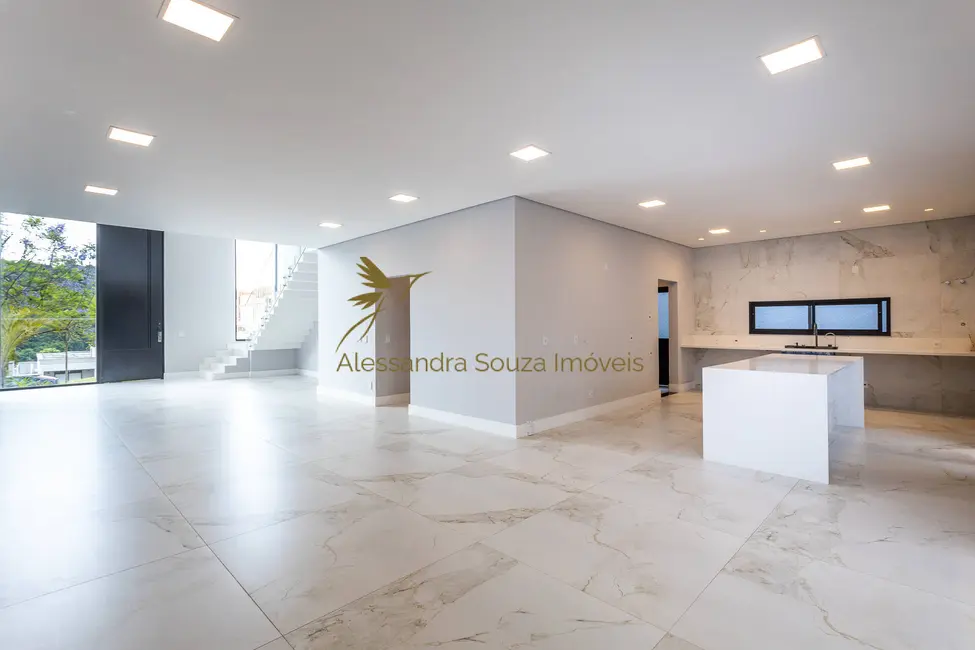 Casa com 5 quartos à venda, 392m2 em Cidade Tamboré, Santana De Parnaiba - SP - imagem 7 Foto 7 de Casa com 5 quartos à venda, 392m2 em Cidade Tamboré, Santana De Parnaiba - SP