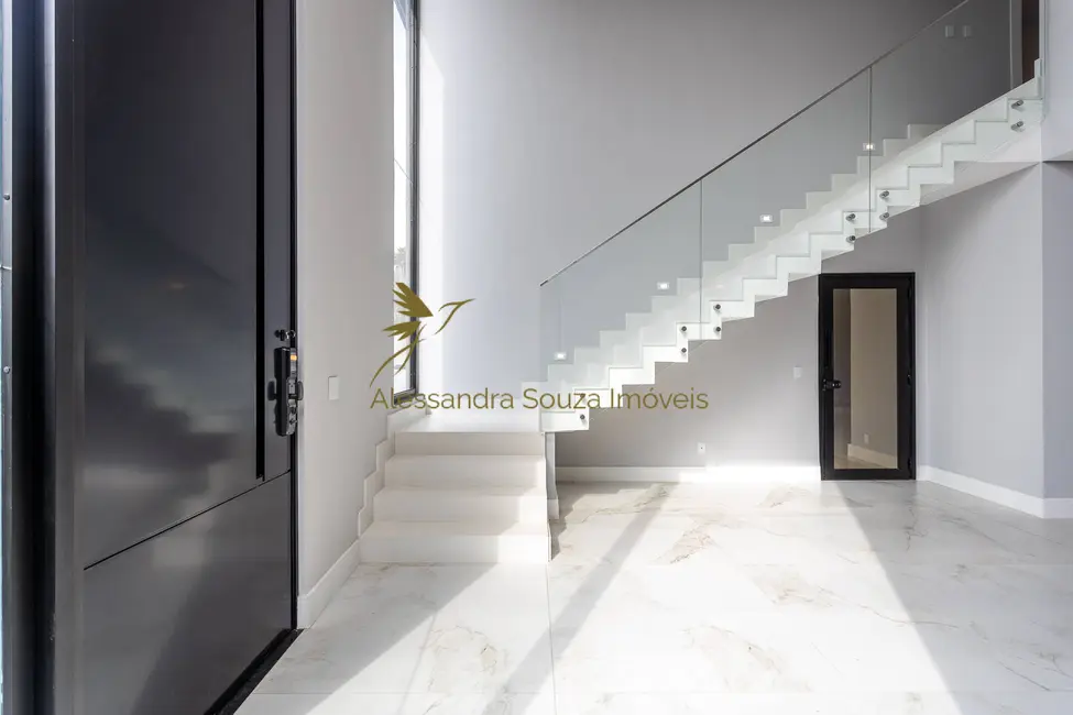 Casa com 5 quartos à venda, 392m2 em Cidade Tamboré, Santana De Parnaiba - SP - imagem 4 Foto 4 de Casa com 5 quartos à venda, 392m2 em Cidade Tamboré, Santana De Parnaiba - SP