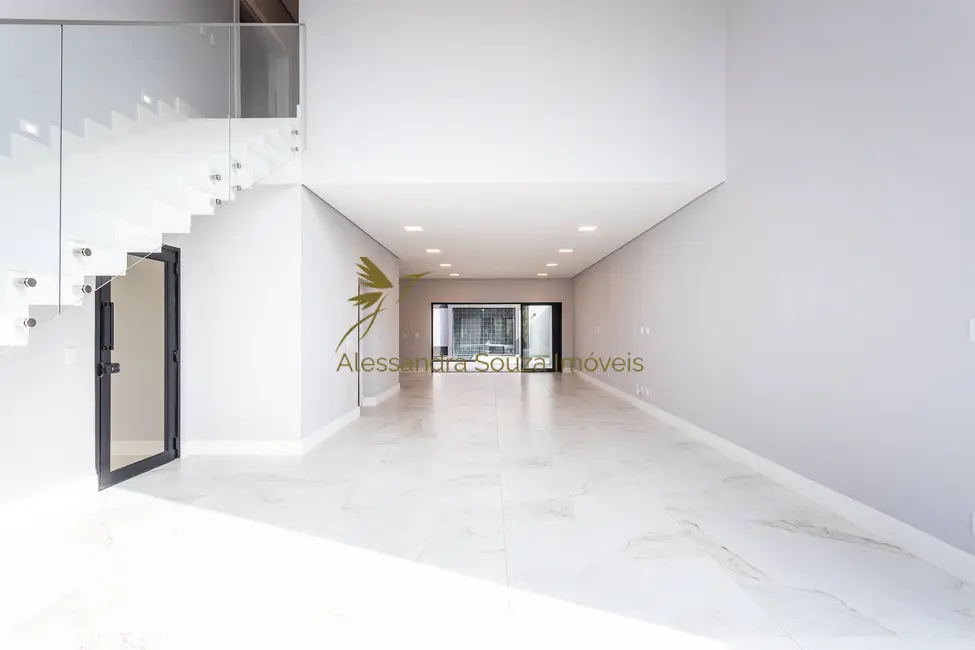 Casa com 5 quartos à venda, 392m2 em Cidade Tamboré, Santana De Parnaiba - SP - imagem 3 Foto 3 de Casa com 5 quartos à venda, 392m2 em Cidade Tamboré, Santana De Parnaiba - SP