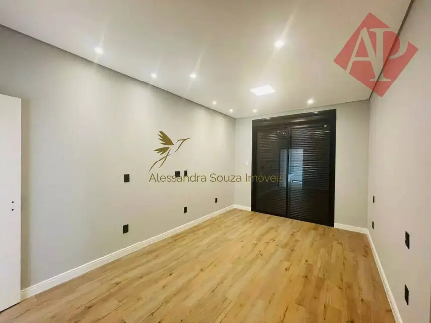 Casa com 5 quartos à venda, 420m2 em Tamboré, Santana De Parnaiba - SP - imagem 8 Foto 8 de Casa com 5 quartos à venda, 420m2 em Tamboré, Santana De Parnaiba - SP