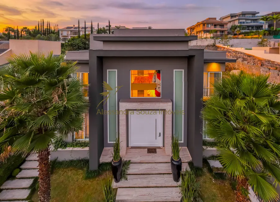 Casa com 4 quartos à venda e para alugar, 850m2 em Tamboré, Santana De Parnaiba - SP - imagem 4 Foto 4 de Casa com 4 quartos à venda e para alugar, 850m2 em Tamboré, Santana De Parnaiba - SP