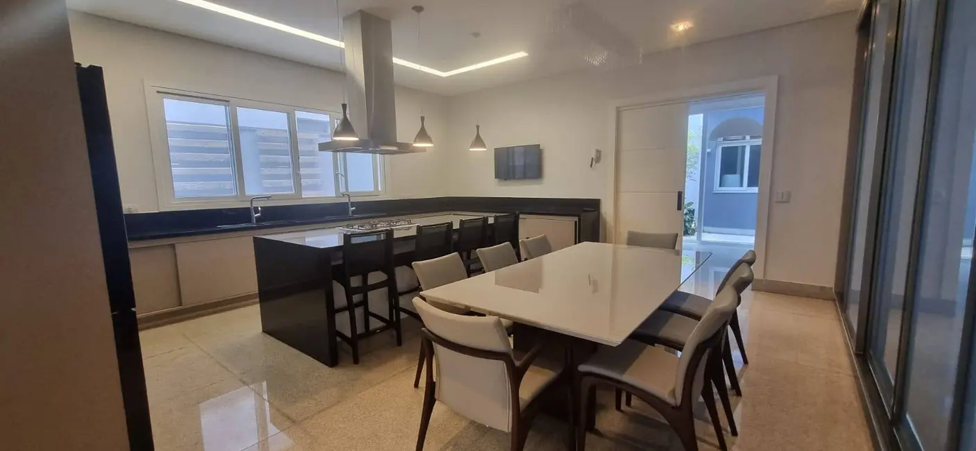 Casa com 4 quartos à venda e para alugar, 490m2 em Centro Comercial Jubran, Barueri - SP - imagem 7 Foto 7 de Casa com 4 quartos à venda e para alugar, 490m2 em Centro Comercial Jubran, Barueri - SP