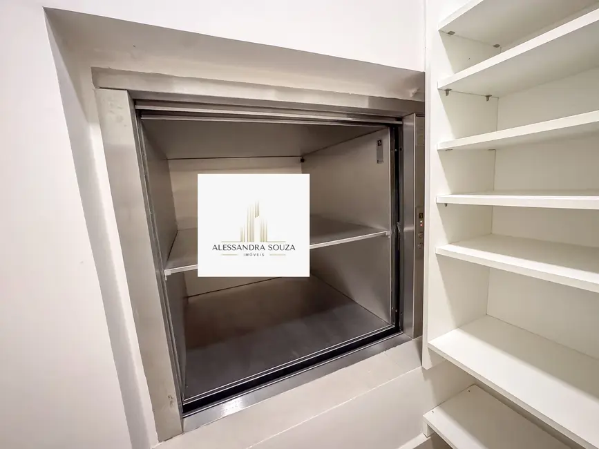 Foto 8 de Casa com 4 quartos à venda, 608m2 em Tamboré, Barueri - SP