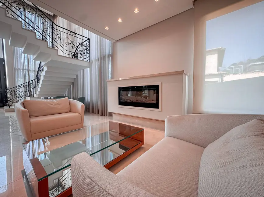 Casa com 4 quartos à venda, 608m2 em Tamboré, Barueri - SP - imagem 6 Foto 6 de Casa com 4 quartos à venda, 608m2 em Tamboré, Barueri - SP