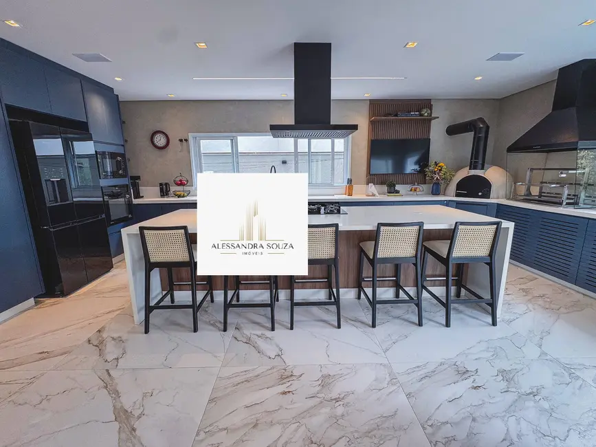 Casa com 3 quartos à venda, 453m2 em Santana De Parnaiba - SP - imagem 3 Foto 3 de Casa com 3 quartos à venda, 453m2 em Santana De Parnaiba - SP