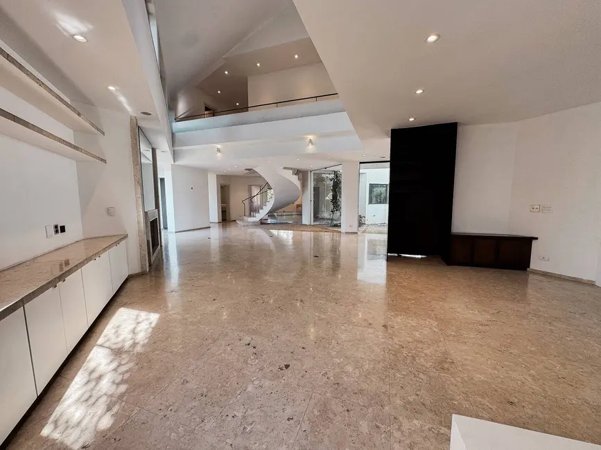 Casa com 6 quartos à venda, 777m2 em Alphaville Residencial Dois, Barueri - SP - imagem 3 Foto 3 de Casa com 6 quartos à venda, 777m2 em Alphaville Residencial Dois, Barueri - SP
