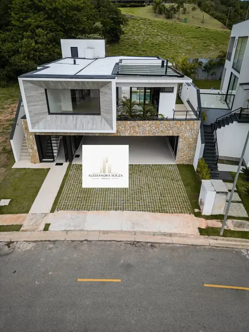 Foto 2 de Casa com 4 quartos para alugar, 309m2 em Sítio do Morro, Santana De Parnaiba - SP