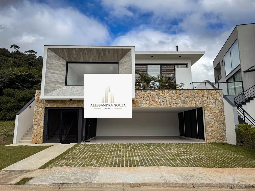 Foto 1 de Casa com 4 quartos para alugar, 309m2 em Sítio do Morro, Santana De Parnaiba - SP