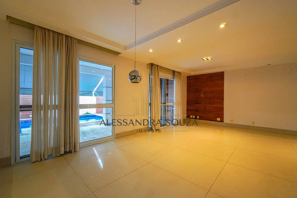 Casa com 4 quartos para alugar, 441m2 em Tamboré, Barueri - SP - imagem 3 Foto 3 de Casa com 4 quartos para alugar, 441m2 em Tamboré, Barueri - SP