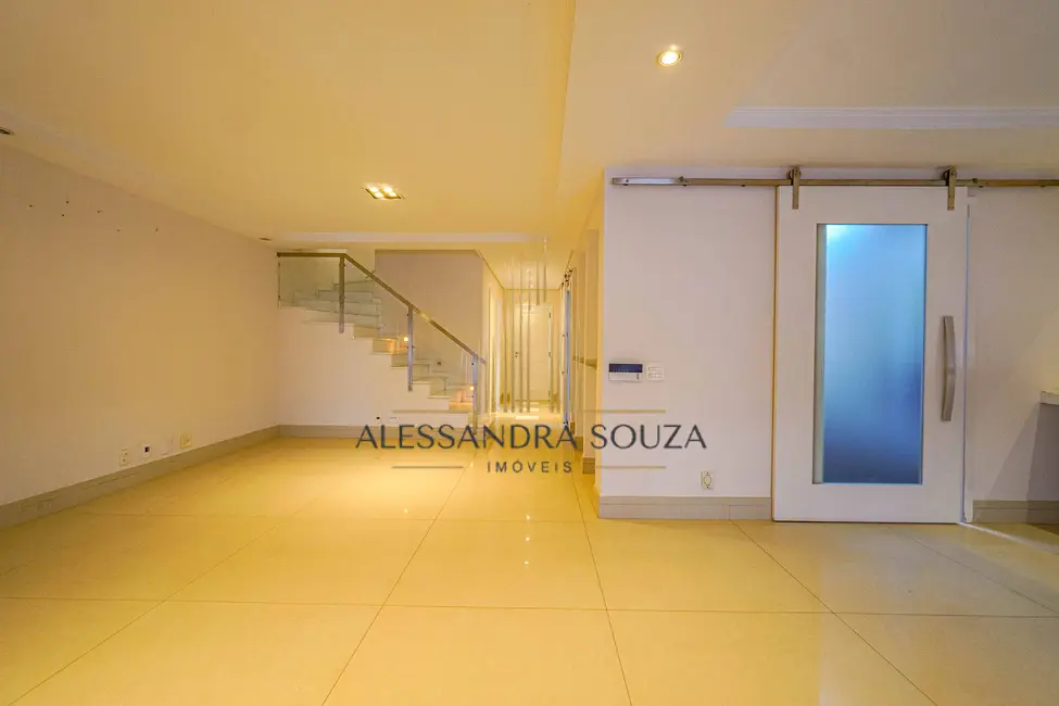 Casa com 4 quartos para alugar, 441m2 em Tamboré, Barueri - SP - imagem 6 Foto 6 de Casa com 4 quartos para alugar, 441m2 em Tamboré, Barueri - SP