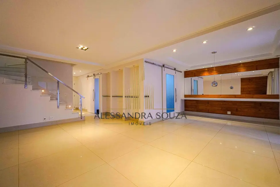 Casa com 4 quartos para alugar, 441m2 em Tamboré, Barueri - SP - imagem 7 Foto 7 de Casa com 4 quartos para alugar, 441m2 em Tamboré, Barueri - SP