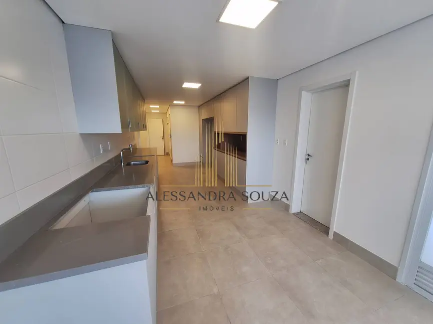 Foto 9 de Apartamento com 3 quartos para alugar, 388m2 em Alphaville Empresarial, Barueri - SP