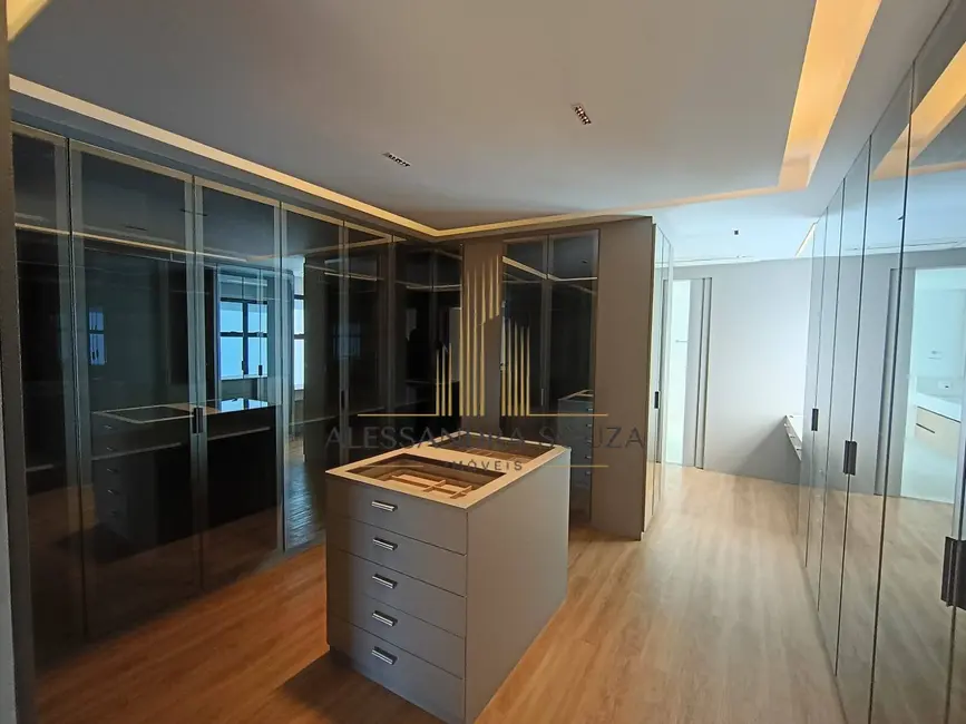 Apartamento com 4 quartos para alugar, 360m2 em Barueri - SP - imagem 1 Foto 1 de Apartamento com 4 quartos para alugar, 360m2 em Barueri - SP