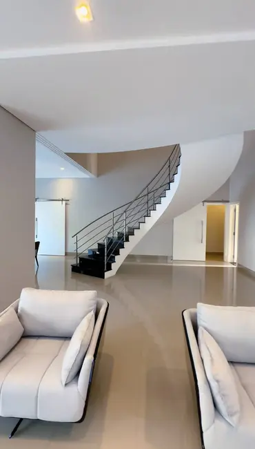 Foto 3 de Casa com 4 quartos para alugar, 630m2 em Jundiaí Mirim, Jundiai - SP