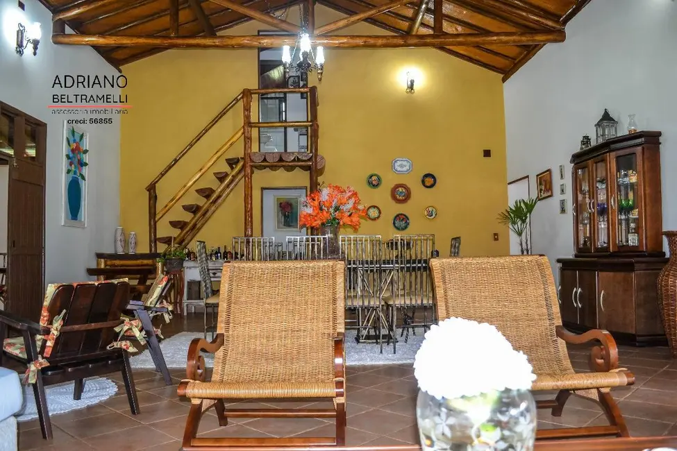 Sítio / Rancho com 9 quartos à venda, 242000m2 em Paraibuna - SP - imagem 3 Foto 3 de Sítio / Rancho com 9 quartos à venda, 242000m2 em Paraibuna - SP