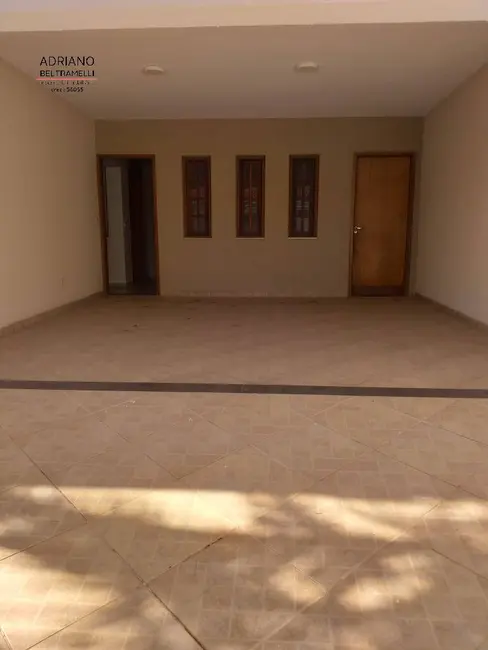 Casa com 3 quartos à venda e para alugar, 250m2 em Loteamento Parque das Hortências (Sousas), Campinas - SP - imagem 2 Foto 2 de Casa com 3 quartos à venda e para alugar, 250m2 em Loteamento Parque das Hortências (Sousas), Campinas - SP
