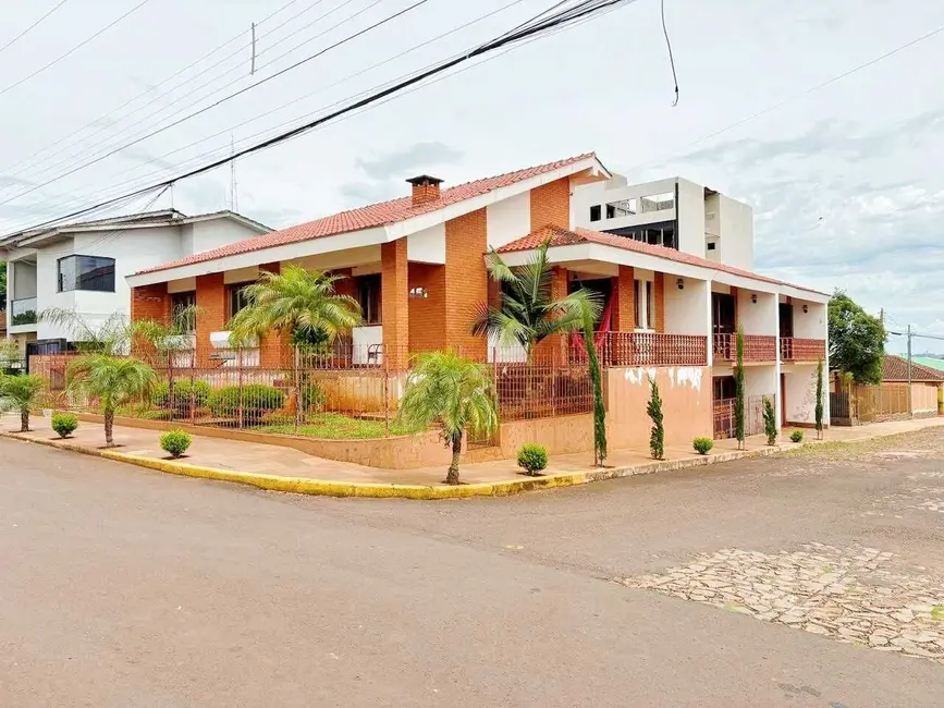Sobrado com 3 quartos à venda, 402m2 em Centro, Ibiruba - RS - imagem 5 Foto 5 de Sobrado com 3 quartos à venda, 402m2 em Centro, Ibiruba - RS