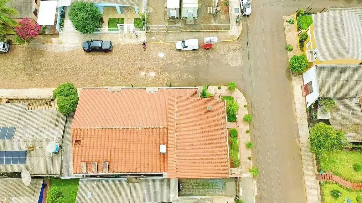 Sobrado com 3 quartos à venda, 402m2 em Centro, Ibiruba - RS - imagem 4 Foto 4 de Sobrado com 3 quartos à venda, 402m2 em Centro, Ibiruba - RS