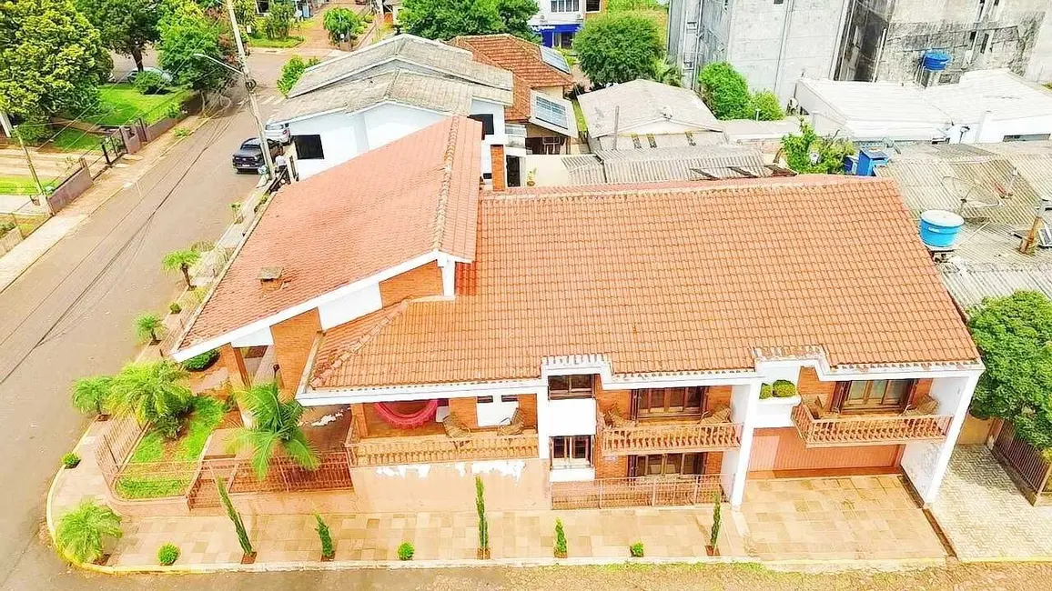 Sobrado com 3 quartos à venda, 402m2 em Centro, Ibiruba - RS - imagem 6 Foto 6 de Sobrado com 3 quartos à venda, 402m2 em Centro, Ibiruba - RS
