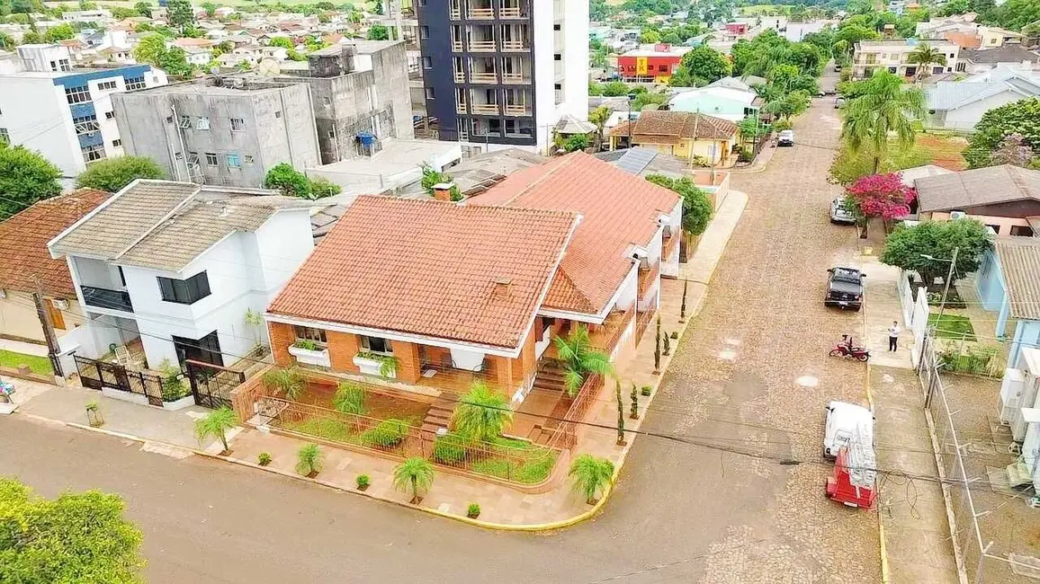 Sobrado com 3 quartos à venda, 402m2 em Centro, Ibiruba - RS - imagem 2 Foto 2 de Sobrado com 3 quartos à venda, 402m2 em Centro, Ibiruba - RS