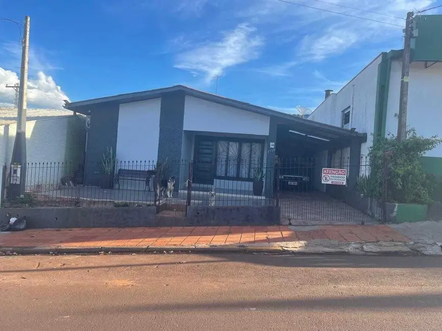 Foto 1 de Sobrado com 3 quartos à venda em Centro, Ibiruba - RS