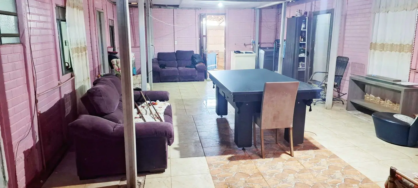 Foto 2 de Sobrado com 4 quartos à venda, 170m2 em Centro, Lagoa Dos Tres Cantos - RS