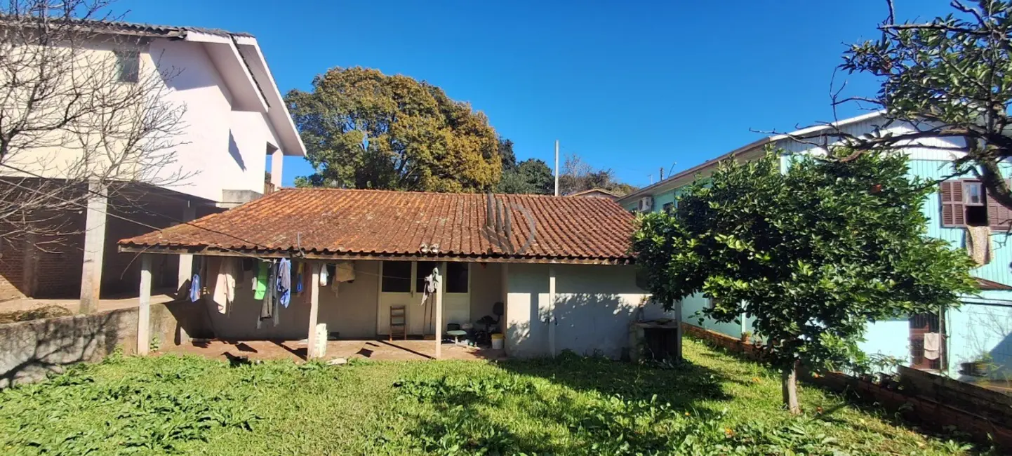 Sobrado com 2 quartos à venda em Tapera - RS - imagem 1 Foto 1 de Sobrado com 2 quartos à venda em Tapera - RS