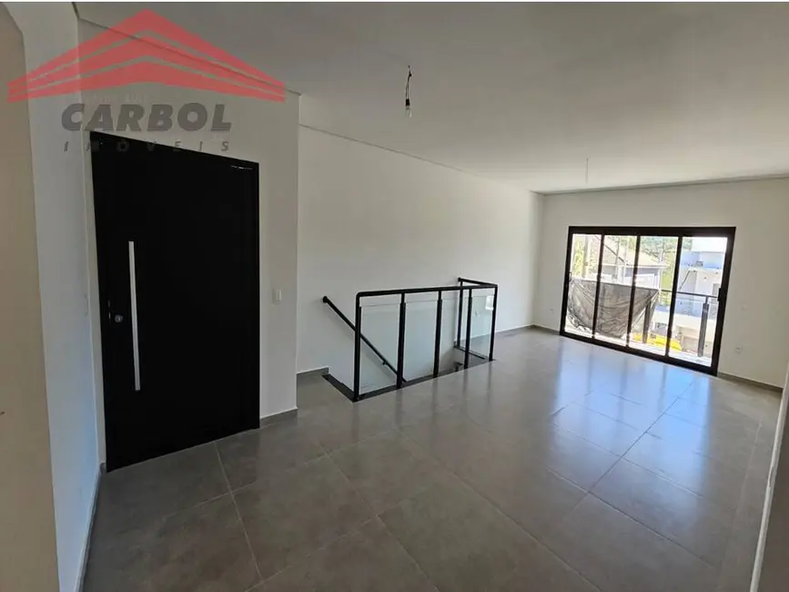 Casa de Condomínio com 3 quartos à venda, 536m2 em Cajamar - SP - imagem 3 Foto 3 de Casa de Condomínio com 3 quartos à venda, 536m2 em Cajamar - SP