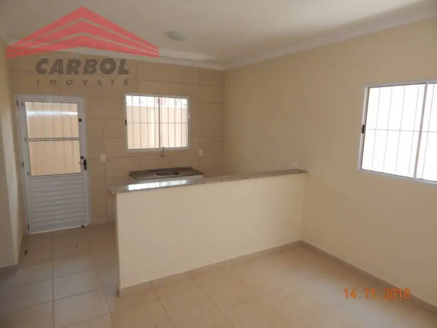 Foto 2 de Casa com 2 quartos para alugar, 90m2 em Jardim Guanabara, Jundiai - SP