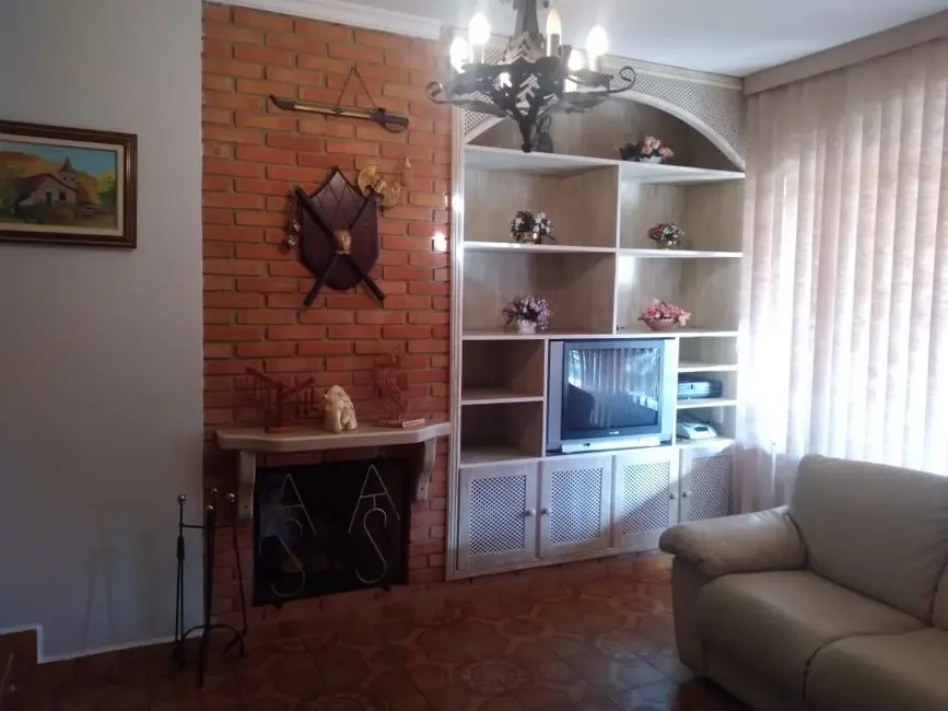 Chácara com 4 quartos à venda e para alugar, 5400m2 em Vale das Laranjeiras, Indaiatuba - SP - imagem 6 Foto 6 de Chácara com 4 quartos à venda e para alugar, 5400m2 em Vale das Laranjeiras, Indaiatuba - SP