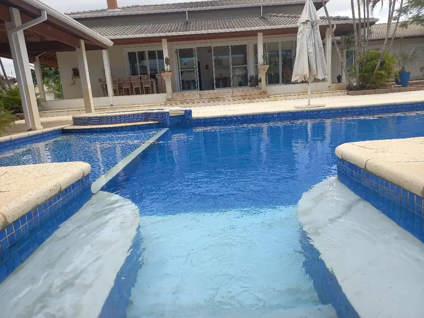 Foto 2 de Chácara com 4 quartos à venda, 2200m2 em Vale das Laranjeiras, Indaiatuba - SP