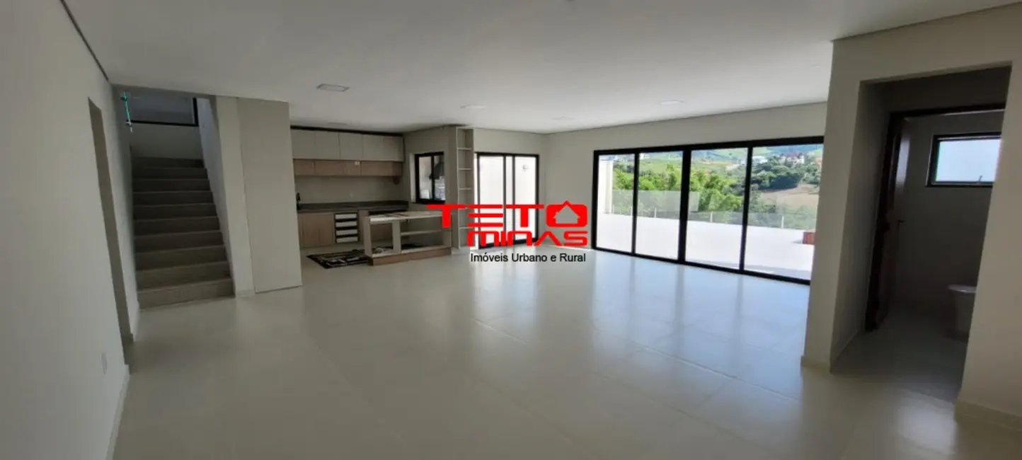 Casa com 3 quartos à venda, 230m2 em Sao Lourenco - MG - imagem 2 Foto 2 de Casa com 3 quartos à venda, 230m2 em Sao Lourenco - MG