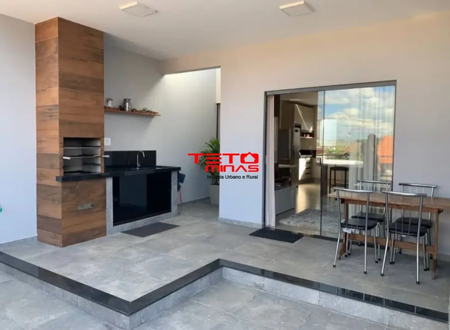 Foto 4 de Casa com 2 quartos à venda, 115m2 em Sao Lourenco - MG