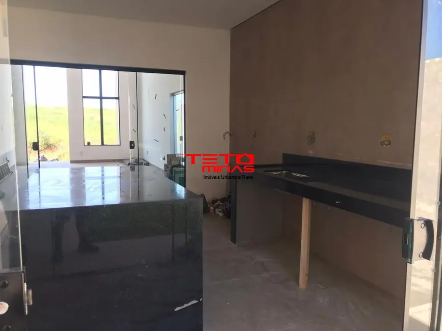 Foto 4 de Casa com 3 quartos à venda, 180m2 em Sao Lourenco - MG