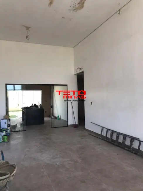 Foto 2 de Casa com 3 quartos à venda, 180m2 em Sao Lourenco - MG