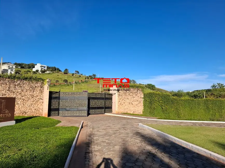 Foto 1 de Terreno / Lote à venda, 380m2 em Sao Lourenco - MG