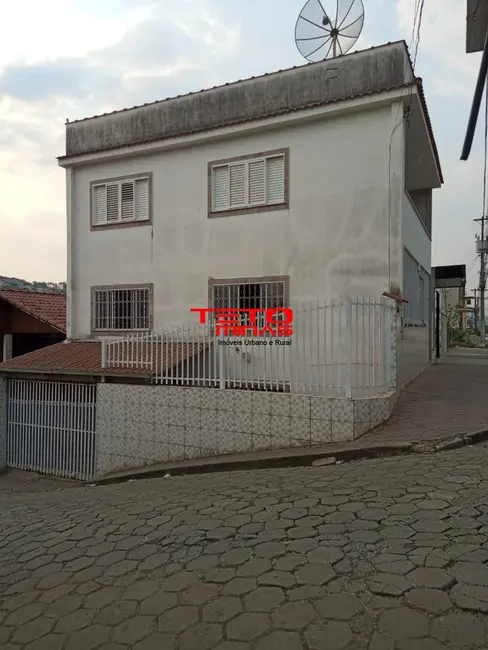 Casa com 1 quarto à venda, 227m2 em Sao Lourenco - MG - imagem 2 Foto 2 de Casa com 1 quarto à venda, 227m2 em Sao Lourenco - MG
