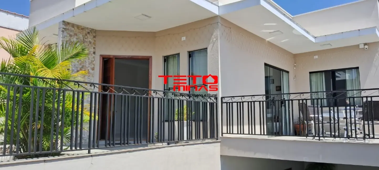 Foto 1 de Casa com 3 quartos à venda, 270m2 em Sao Lourenco - MG