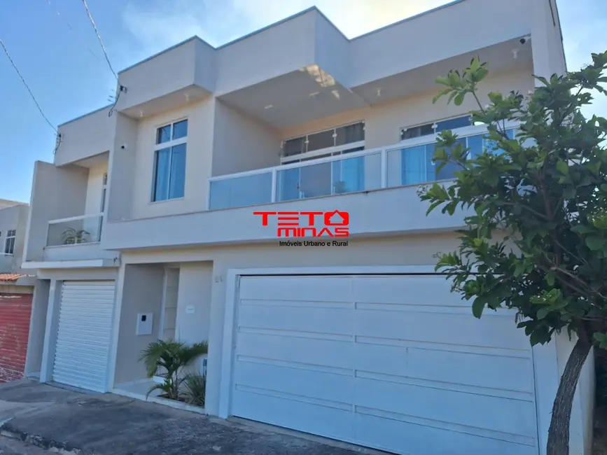 Foto 2 de Casa com 3 quartos à venda, 178m2 em Sao Lourenco - MG