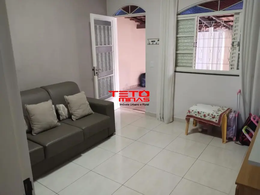 Casa com 2 quartos à venda, 250m2 em Sao Lourenco - MG - imagem 8 Foto 8 de Casa com 2 quartos à venda, 250m2 em Sao Lourenco - MG