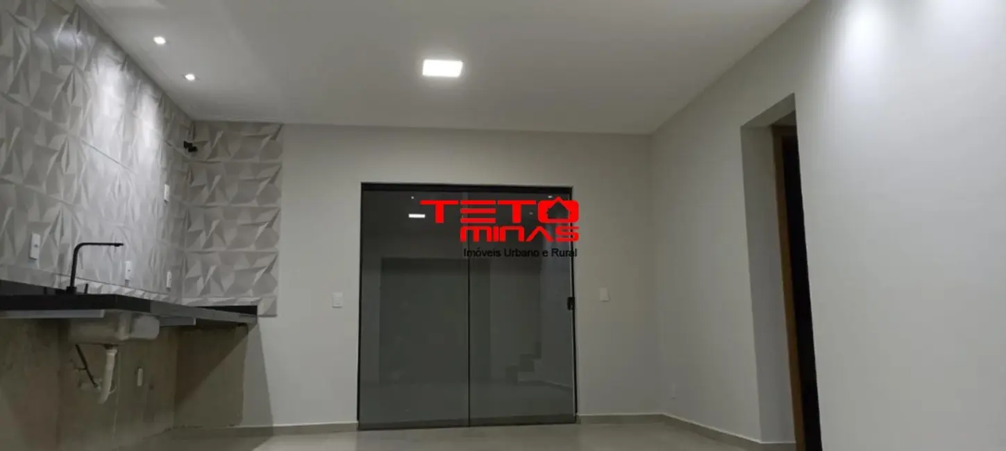 Foto 1 de Casa com 2 quartos à venda, 82m2 em Sao Lourenco - MG