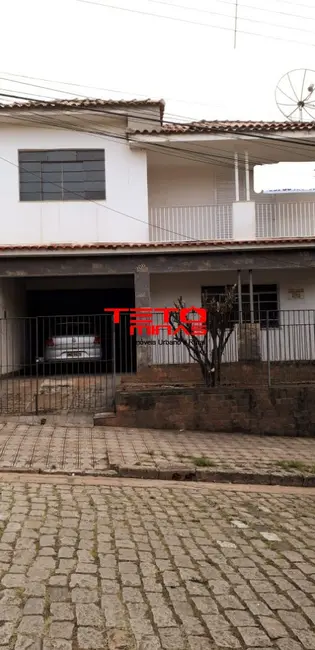 Casa com 4 quartos à venda, 180m2 em Sao Lourenco - MG - imagem 1 Foto 1 de Casa com 4 quartos à venda, 180m2 em Sao Lourenco - MG