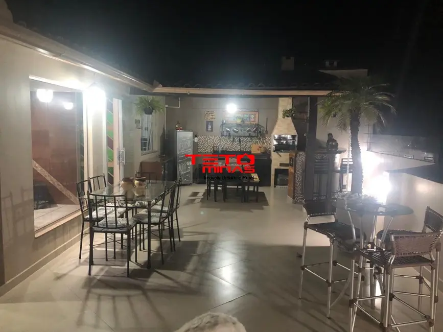 Apartamento com 3 quartos à venda, 295m2 em Sao Lourenco - MG - imagem 4 Foto 4 de Apartamento com 3 quartos à venda, 295m2 em Sao Lourenco - MG