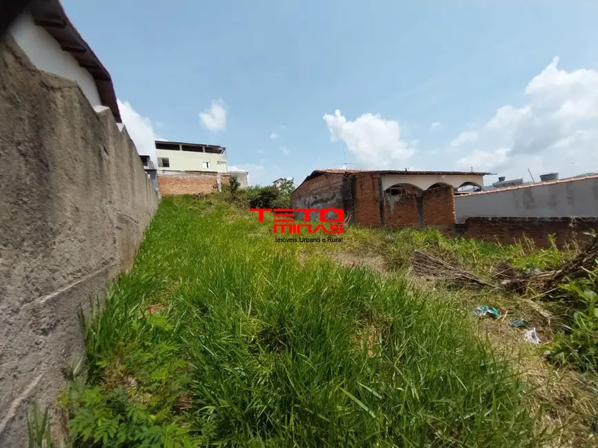 Foto 2 de Terreno / Lote à venda, 360m2 em Sao Lourenco - MG