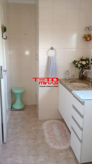 Casa com 3 quartos à venda, 245m2 em Centro, Sao Lourenco - MG - imagem 6 Foto 6 de Casa com 3 quartos à venda, 245m2 em Centro, Sao Lourenco - MG