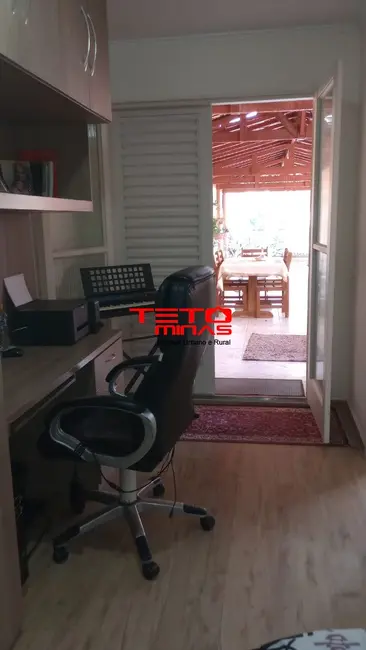 Casa com 3 quartos à venda, 245m2 em Centro, Sao Lourenco - MG - imagem 9 Foto 9 de Casa com 3 quartos à venda, 245m2 em Centro, Sao Lourenco - MG