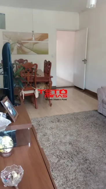 Casa com 3 quartos à venda, 245m2 em Centro, Sao Lourenco - MG - imagem 4 Foto 4 de Casa com 3 quartos à venda, 245m2 em Centro, Sao Lourenco - MG