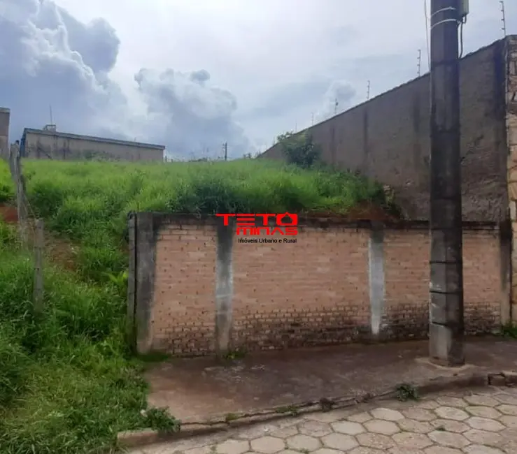 Foto 1 de Terreno / Lote à venda, 447m2 em Sao Lourenco - MG
